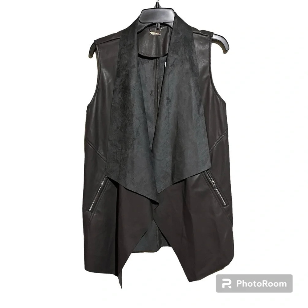 Tahari NWT Size M LUXE Faux Suede Leather Waterfall Open Front Vest Grey